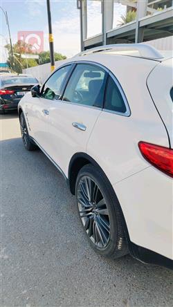 إنفينيتي QX70